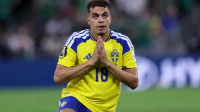 yasin ayari gelandang serang swedia